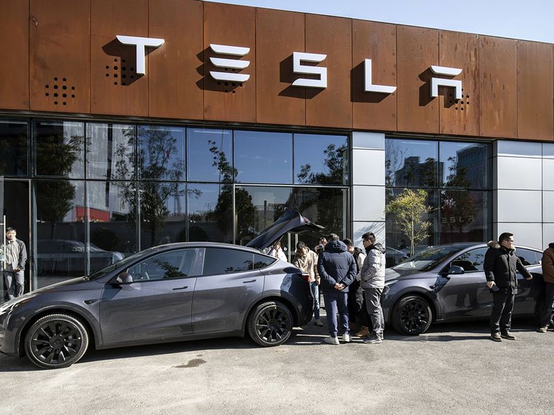 Some Chinese government agencies review Tesla ownership among staff